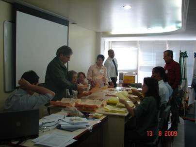 C:\Users\Jornalismo\Pictures\APURAÇÃO DOS VOTOS 2009 - URNAS\DSC00542.JPG